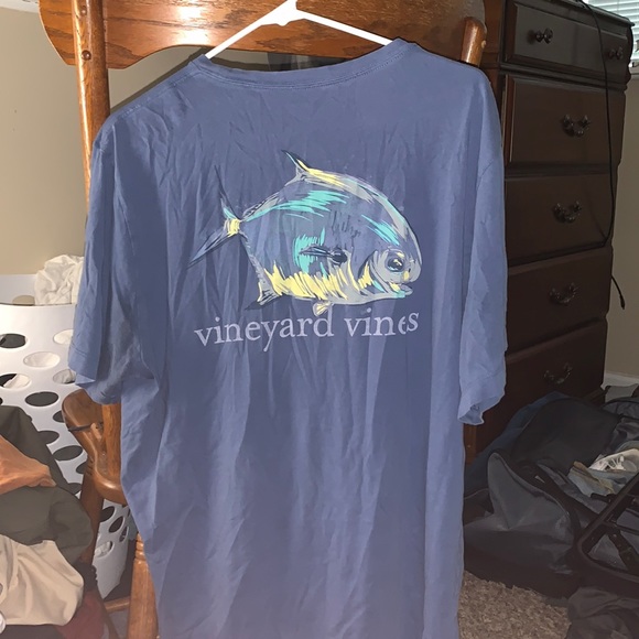 Vineyard vines t shirt - Picture 1 of 2